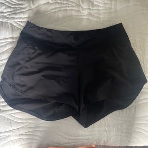 Lululemon shorts size 6